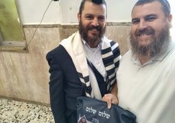 שלום שלום לרחוק ולקרוב